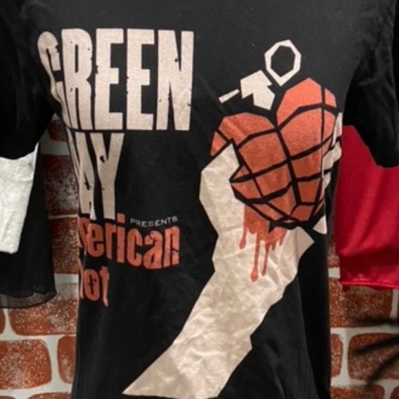 Graphic Band Tee - Picture 4 of 4